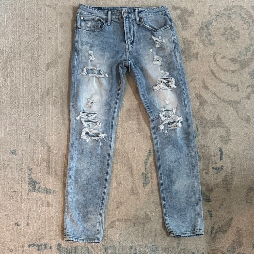 American Eagle Outfitters Light Blue Distressed Skinny Jeans - Picture 2 of 8